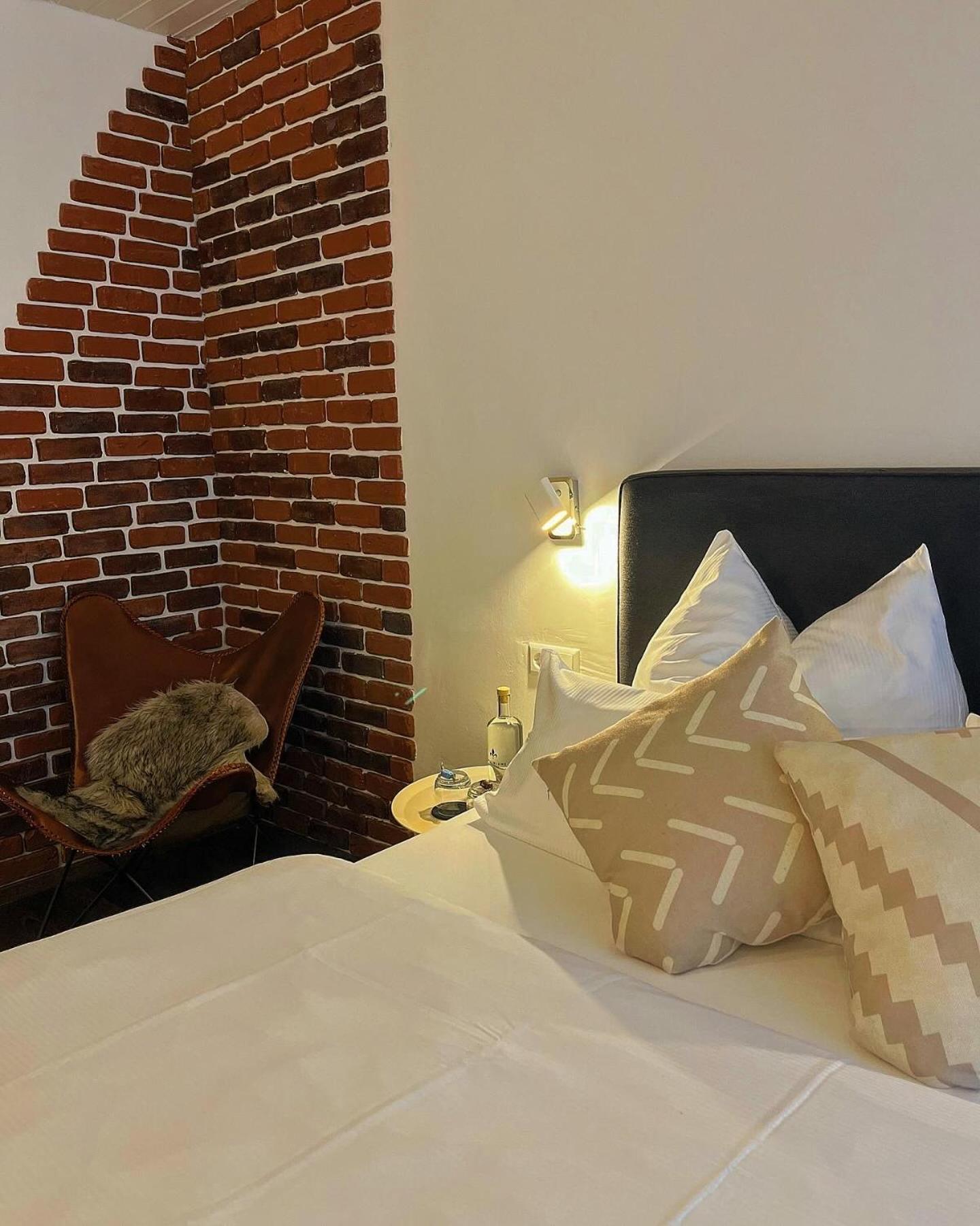Kreuzblume Hotel & Weinstube Фрайбург-у-Брайсгау Екстер'єр фото